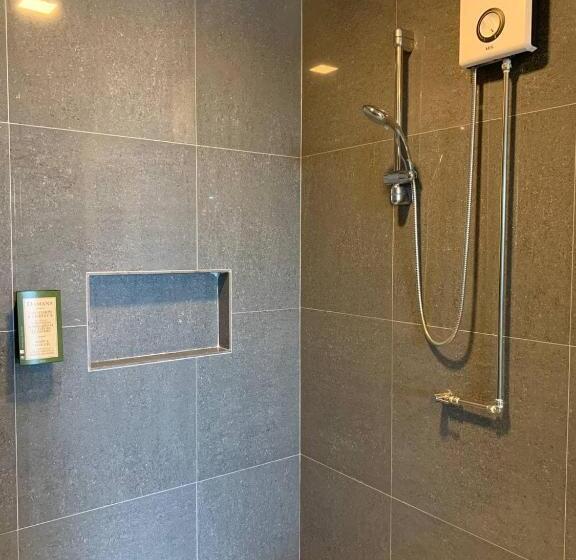 اتاق لوکس, Av Suites