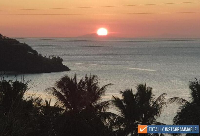 سوئیت با بالکن, Av Suites