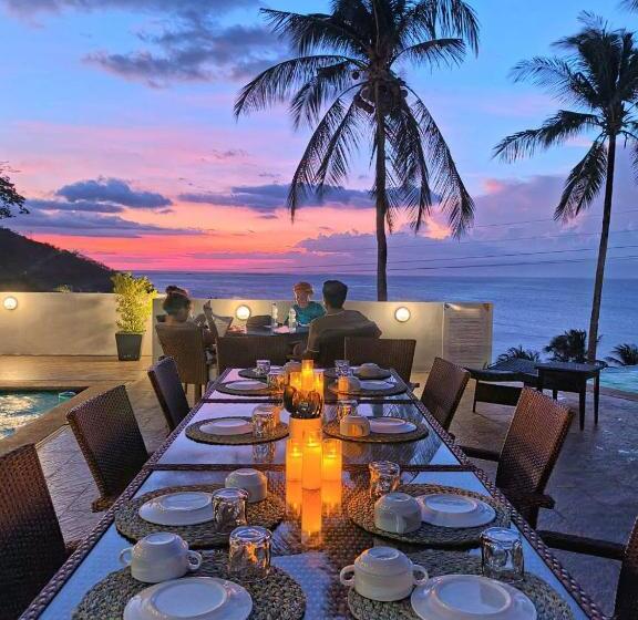 Deluxe Suite King Bed, Av Suites