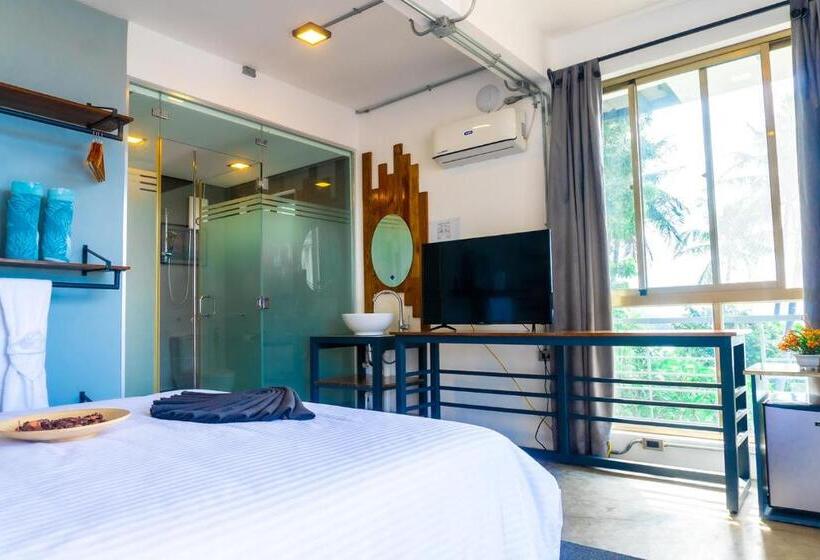 سوییت لوکس, Av Suites