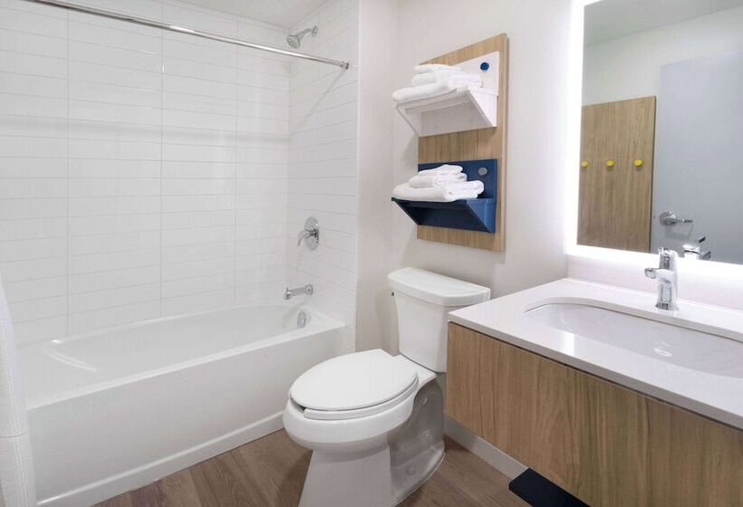 غرفة بيزنس, Microtel Inn & Suites By Wyndham Summerside