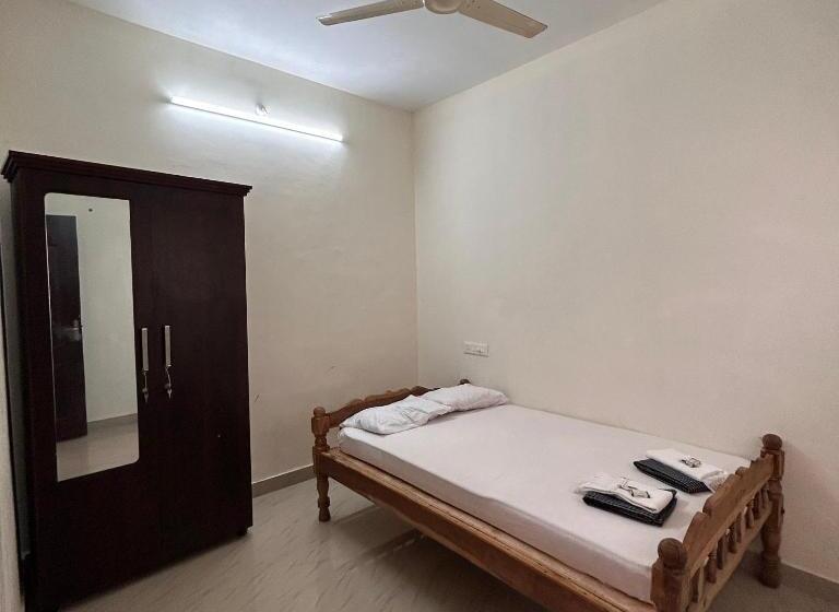 Huoneisto 1 Makuuhuone Parveke, Molly S Hostel