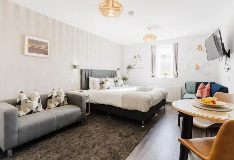 デラックススタジオ, Prime Suites Lytham