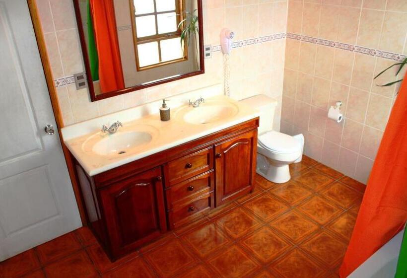 Camera Standard Bagno Condiviso, Hostal Torre De Babel