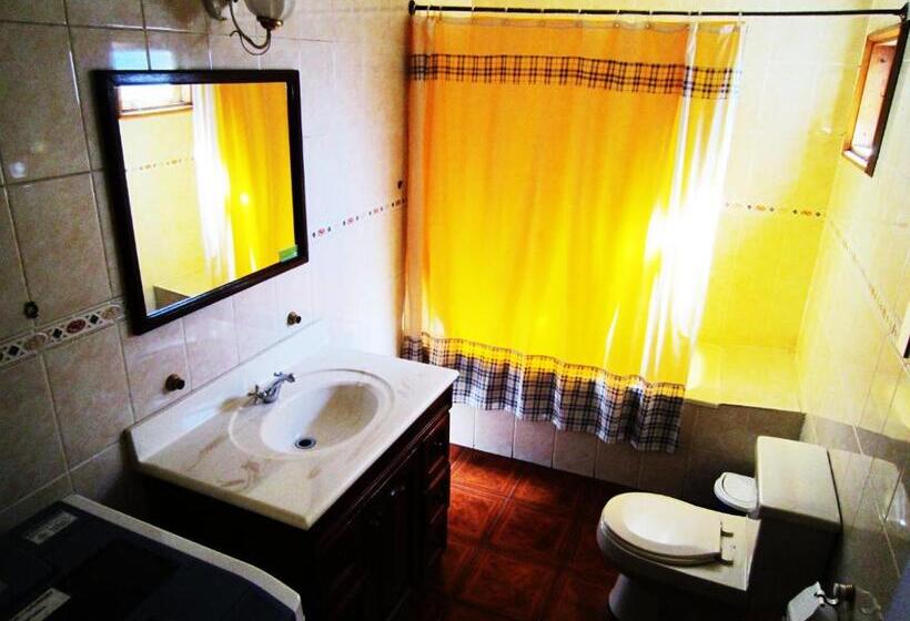 Standardrum Delat Badrum, Hostal Torre De Babel