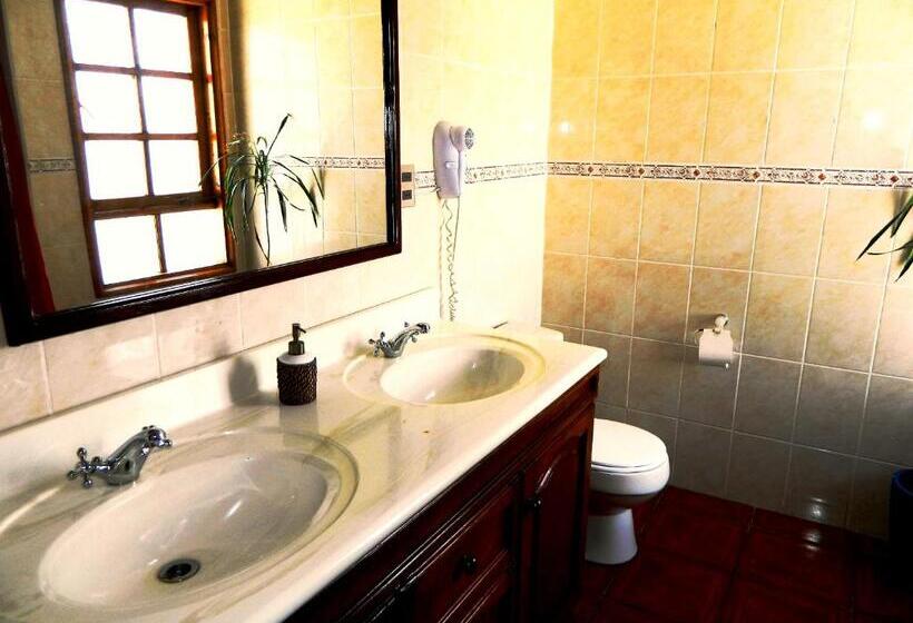 Standard Trippelrum Delat Badrum, Hostal Torre De Babel