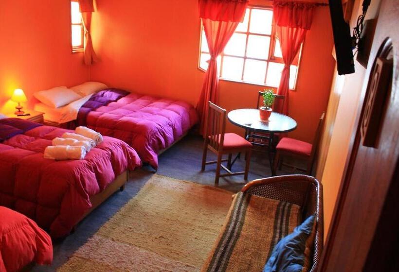 Chambre Quadruple Standard Salle de Bains Commune, Hostal Torre De Babel