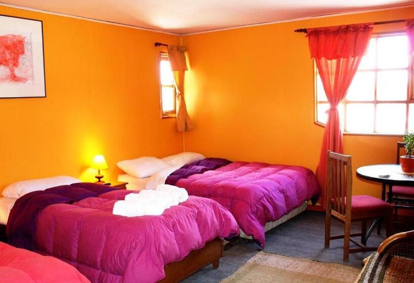 Chambre Quadruple Standard Salle de Bains Commune, Hostal Torre De Babel