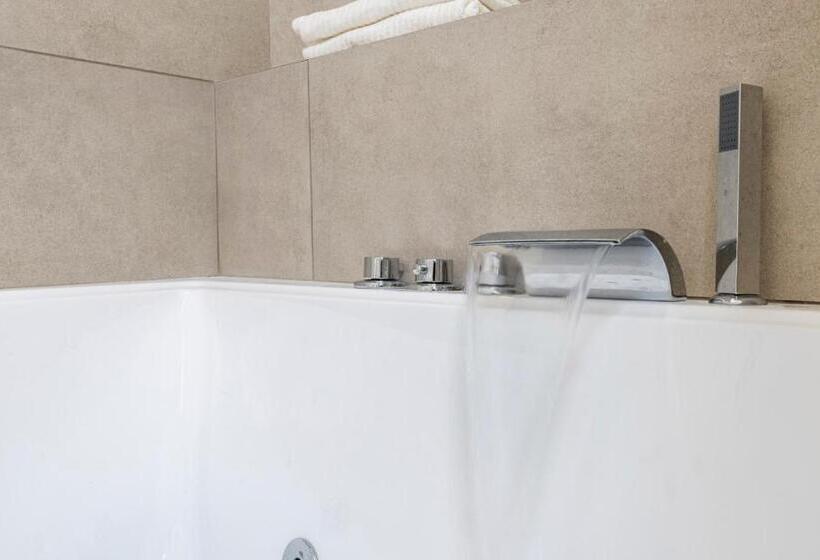 חדר סטנדרט עם ג'קוזי, B&b De I Bravi