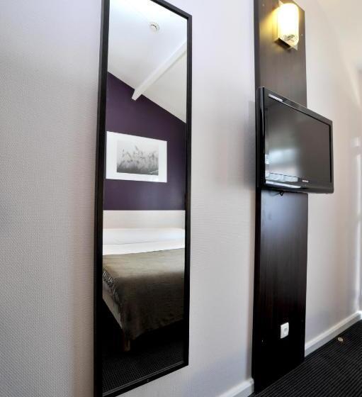 Четырехместный Номер Superior, Brit Hotel Lyon Nord Dardilly