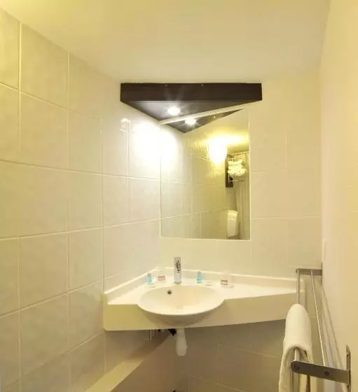 スーペリアトリプルルーム, Brit Hotel Lyon Nord Dardilly