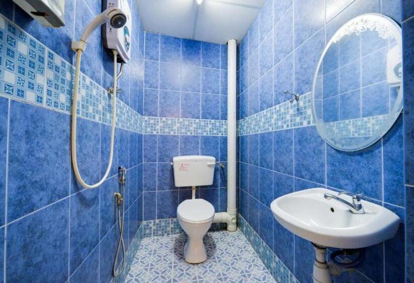 Номер Стандарт Трехместный, Cp Hotel