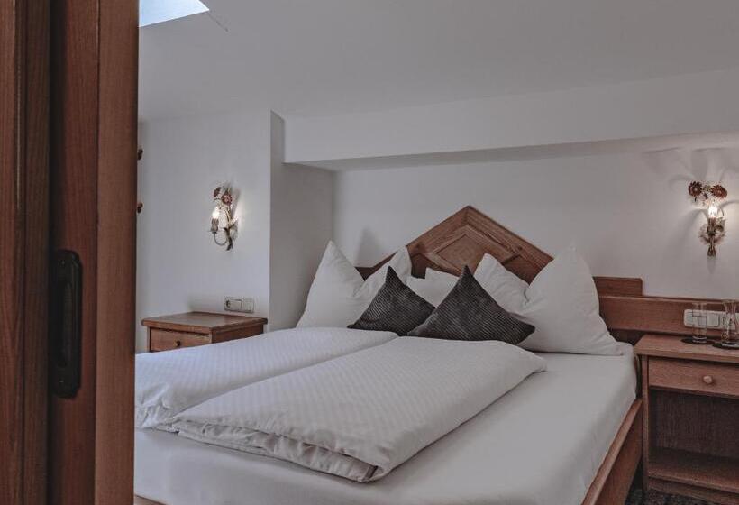 סוויטה משפחתית, Kathrin