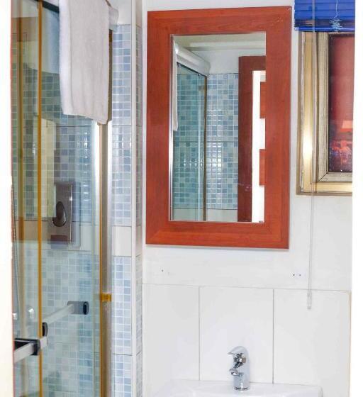 带大床的复式套间, Ave Maria