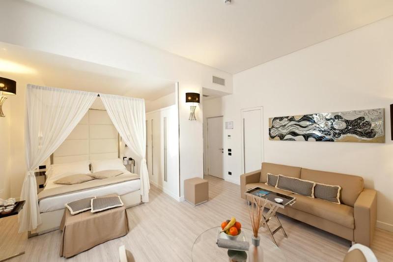 اتاق لوکس سه تخته, Beauty Hotels   Hotel Bnight Self Check In