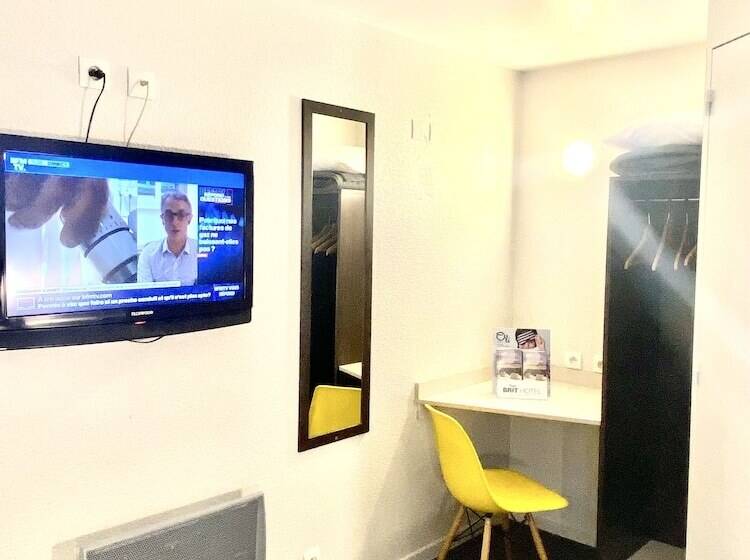 Номер Стандарт, Brit Hotel Lyon Nord Dardilly