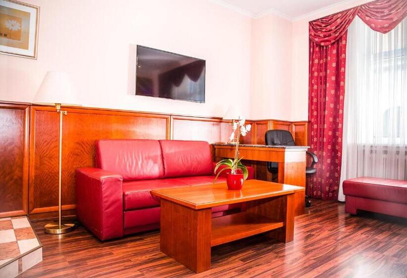 سوییت جونیور, Corvinus Vienna   Newly Renovated