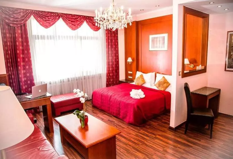 سوییت جونیور, Corvinus Vienna   Newly Renovated