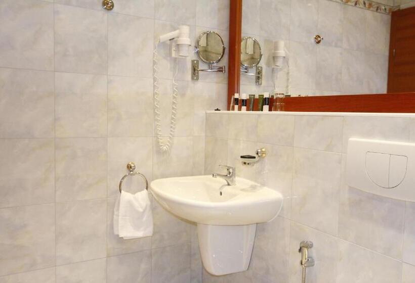 اتاق لوکس, Corvinus Vienna   Newly Renovated