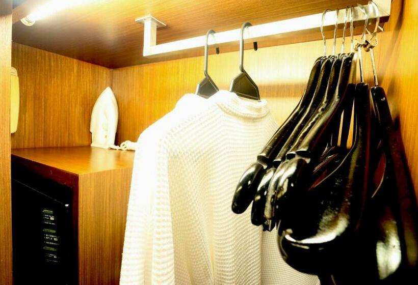 חדר דלוקס לשלושה, Galleria Sukhumvit 10 Bangkok By Compass Hospitality