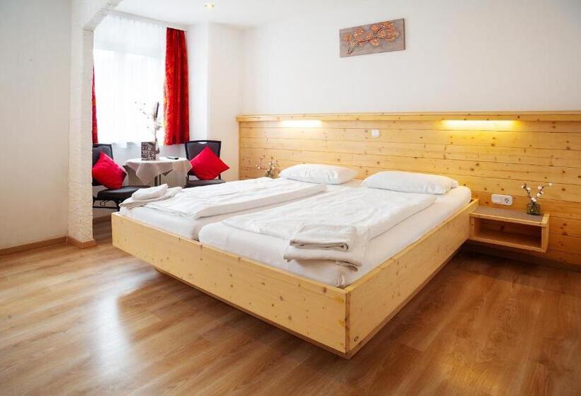 חדר סטנדרט, Gisela