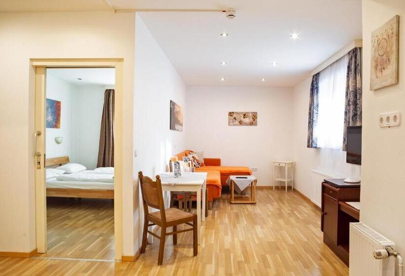 דירת חדר, Gisela