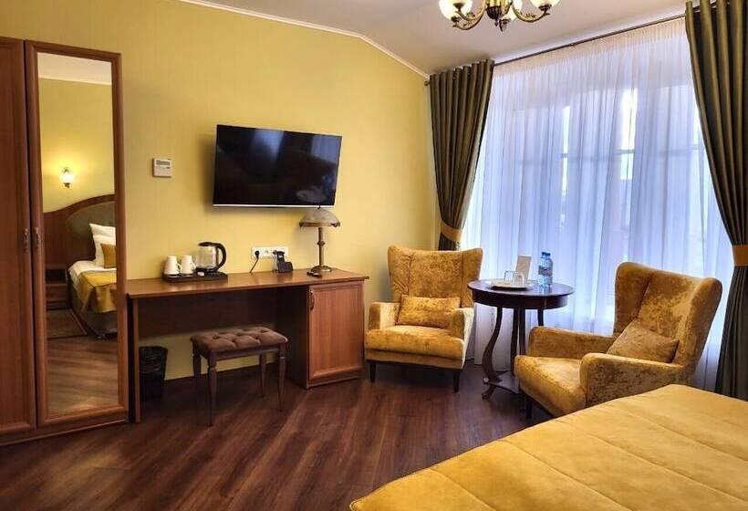 סוויטת ג'וניור, Gogol