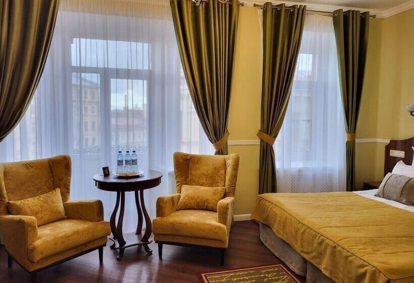 סוויטת ג'וניור, Gogol