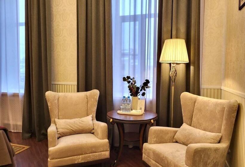 סוויטת ג'וניור, Gogol