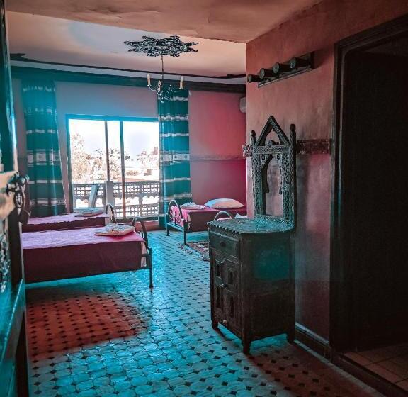 חדר סטנדרט לארבעה, Hôtel Lakasbah Ait Ben Haddou