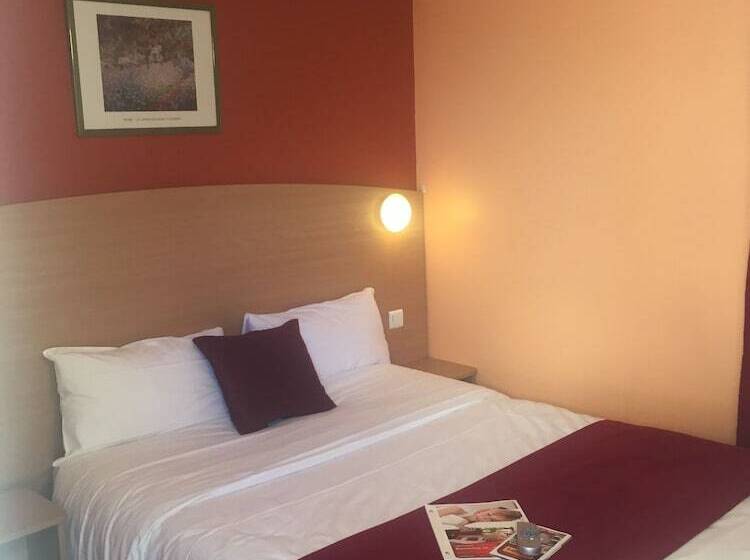 غرفة قياسية, Initial By Balladins Roissy / Saintmard