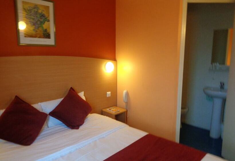 غرفة قياسية, Initial By Balladins Roissy / Saintmard