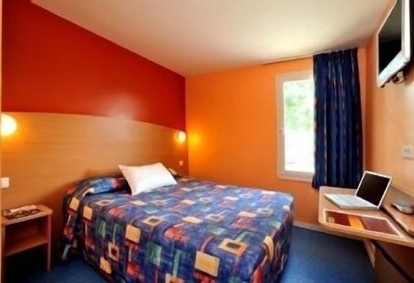 غرفة قياسية, Initial By Balladins Roissy / Saintmard