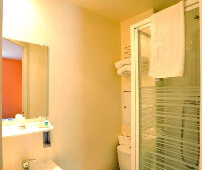 غرفة قياسية, Initial By Balladins Roissy / Saintmard