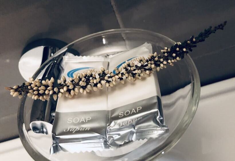 패밀리 룸, Kompleksi Arifi