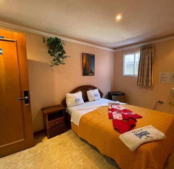 اتاق اکونومی, Muevete Por Vargas