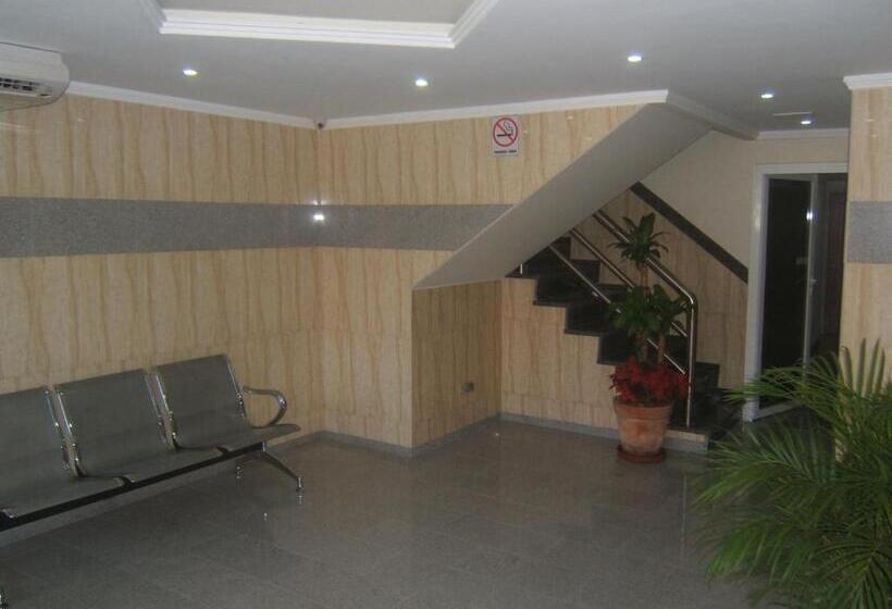 اتاق خانوادگی, Muevete Por Vargas