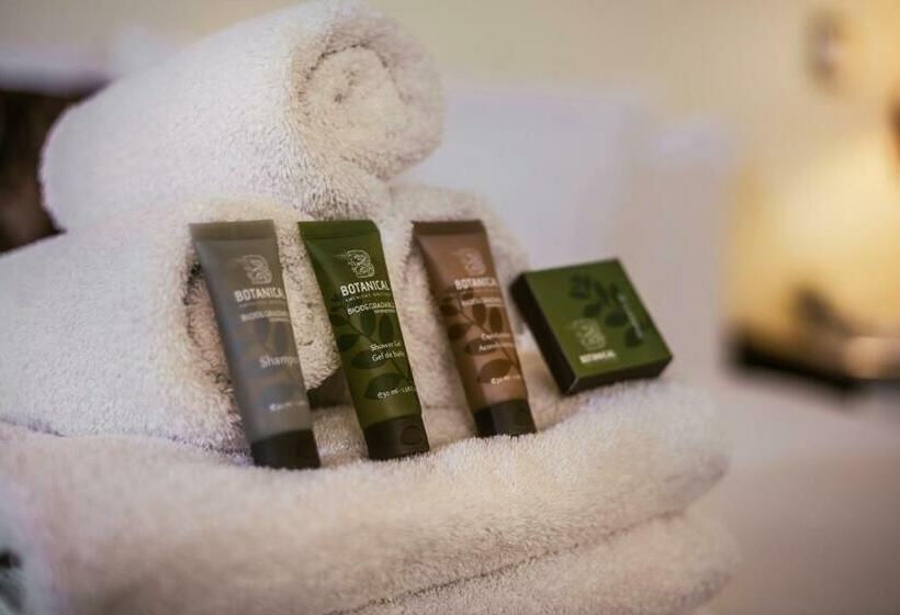 스탠다드 룸 킹사이즈 침대, Nobility