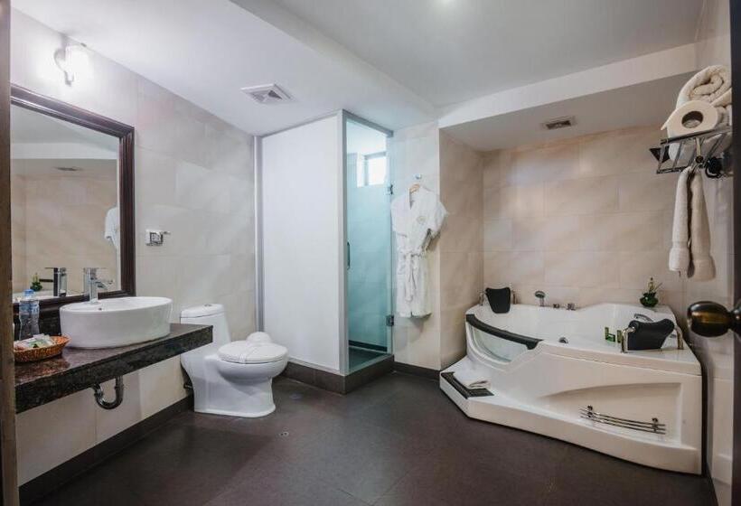 이그제큐티브 스위트, Nobility