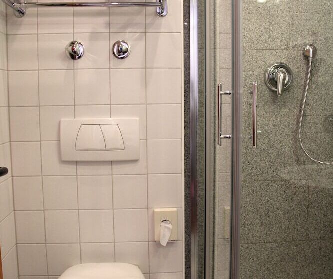 غرفة عائلية, Riezler Hof