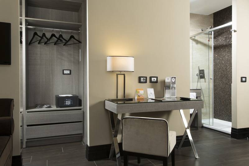 주니어 스위트, Rome Life