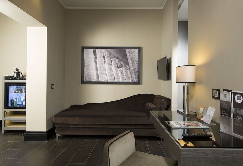 주니어 스위트, Rome Life