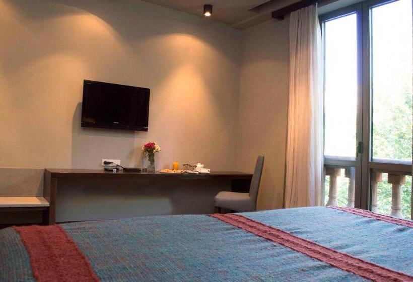 스탠다드 룸 킹사이즈 침대, Tufenkian Historic Yerevan