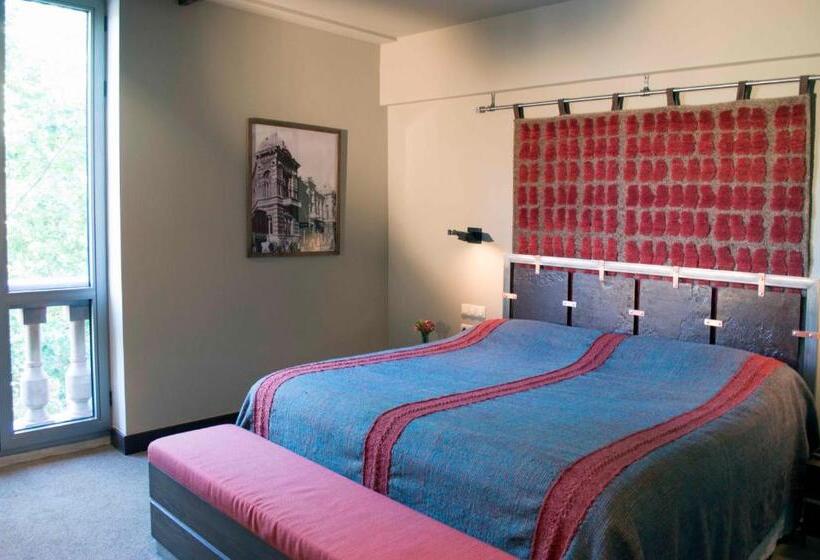 스탠다드 룸 킹사이즈 침대, Tufenkian Historic Yerevan