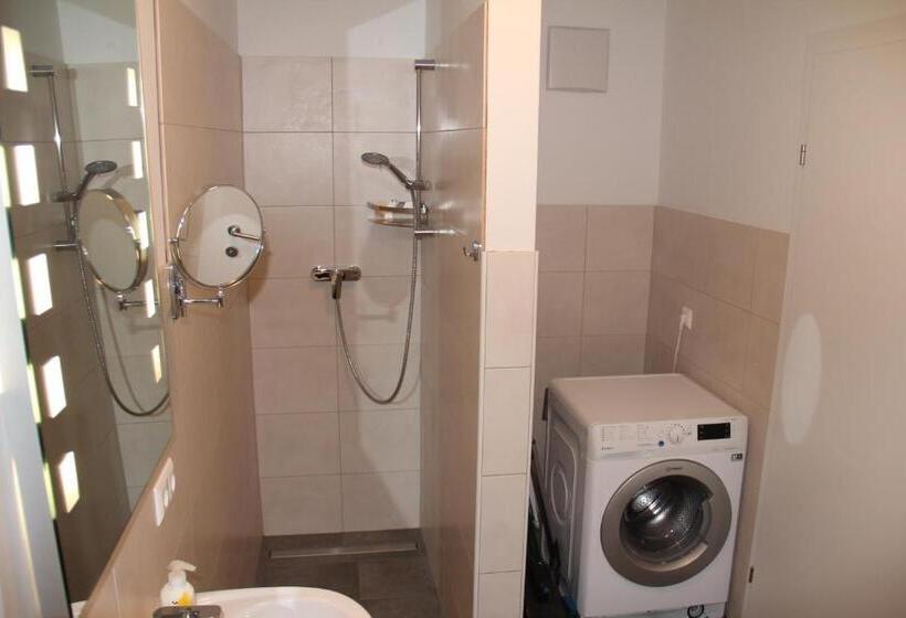 إستوديو قياسى, Aparthotel Kreuzwirt