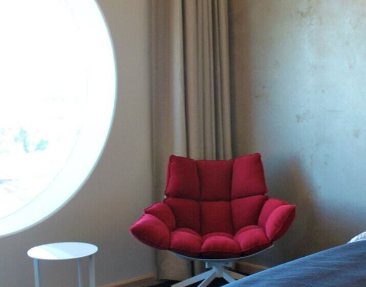 Семейный Номер, Quality Hotel Strawberry Arena