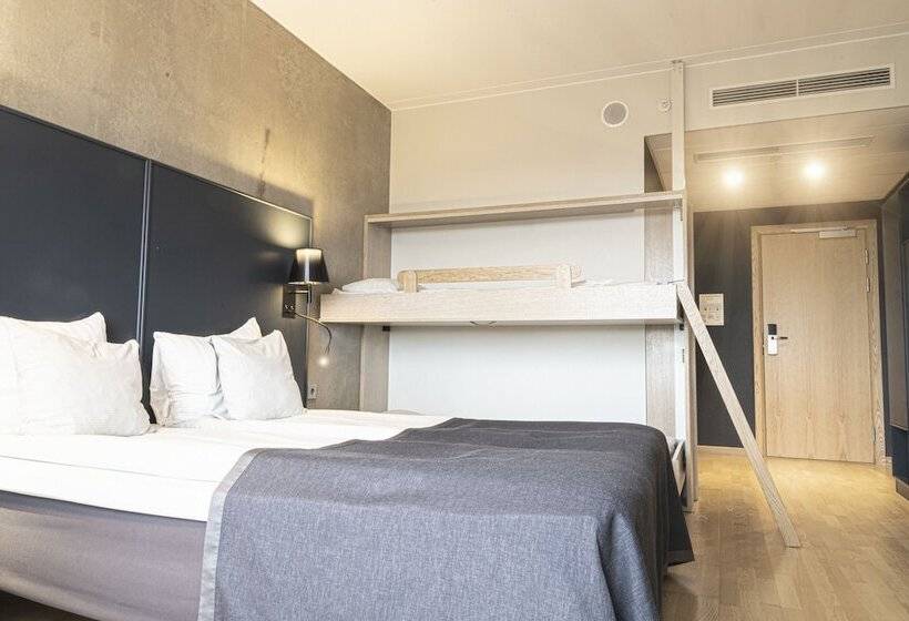 Семейный Номер, Quality Hotel Strawberry Arena