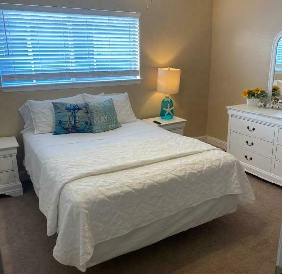 آپارتمان 2 خوابه, Oak Shores