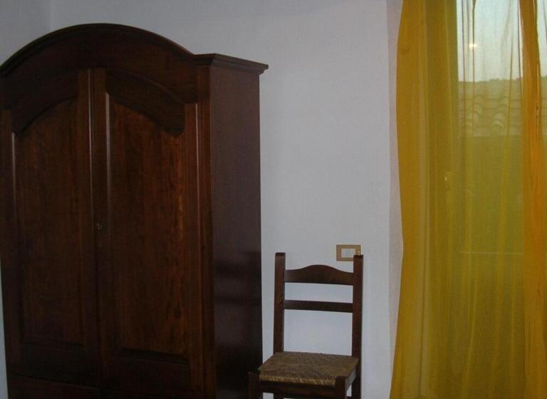 غرفة قياسية, B&b Al Pozzolone