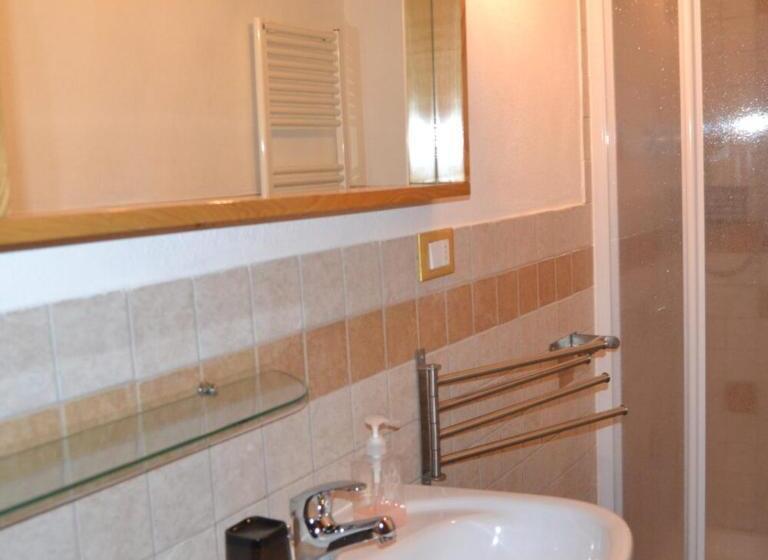 غرفة قياسية, B&b Al Pozzolone